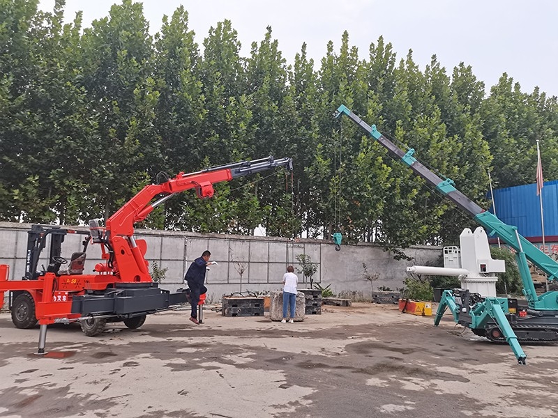 蜘蛛吊車租賃價格是多少?購買一臺履帶式起重機(jī)多少錢？