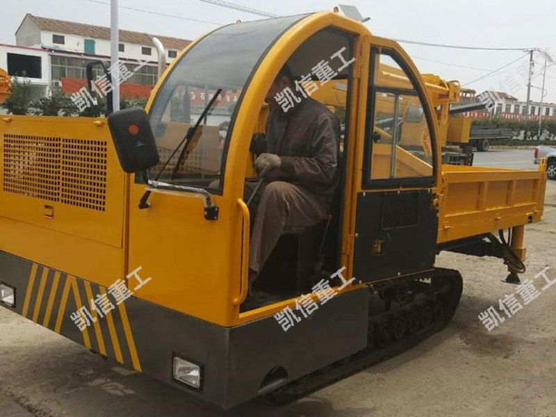 履帶吊運機(jī)